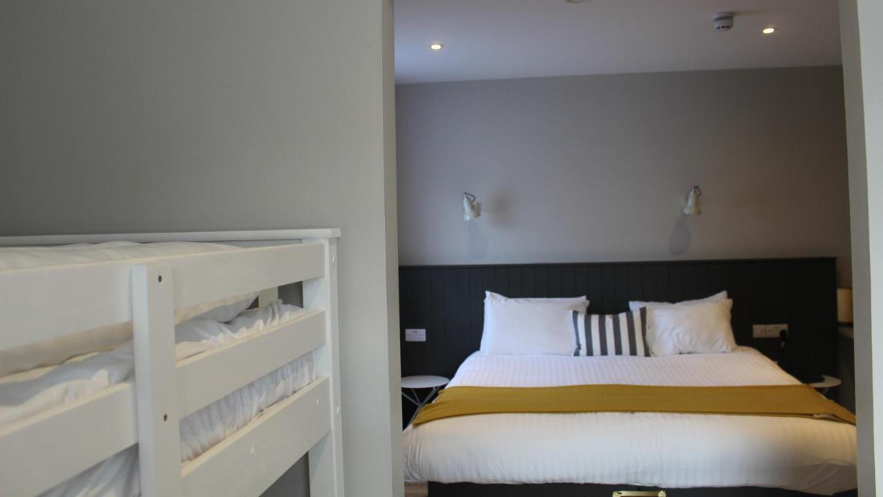 Marine Hotel Ballycastle Ngoại thất bức ảnh