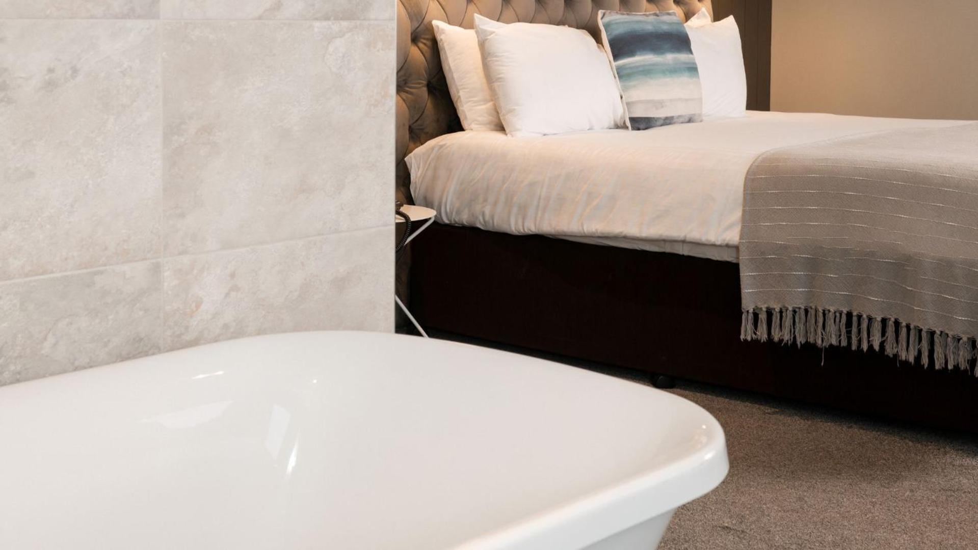 Marine Hotel Ballycastle Ngoại thất bức ảnh