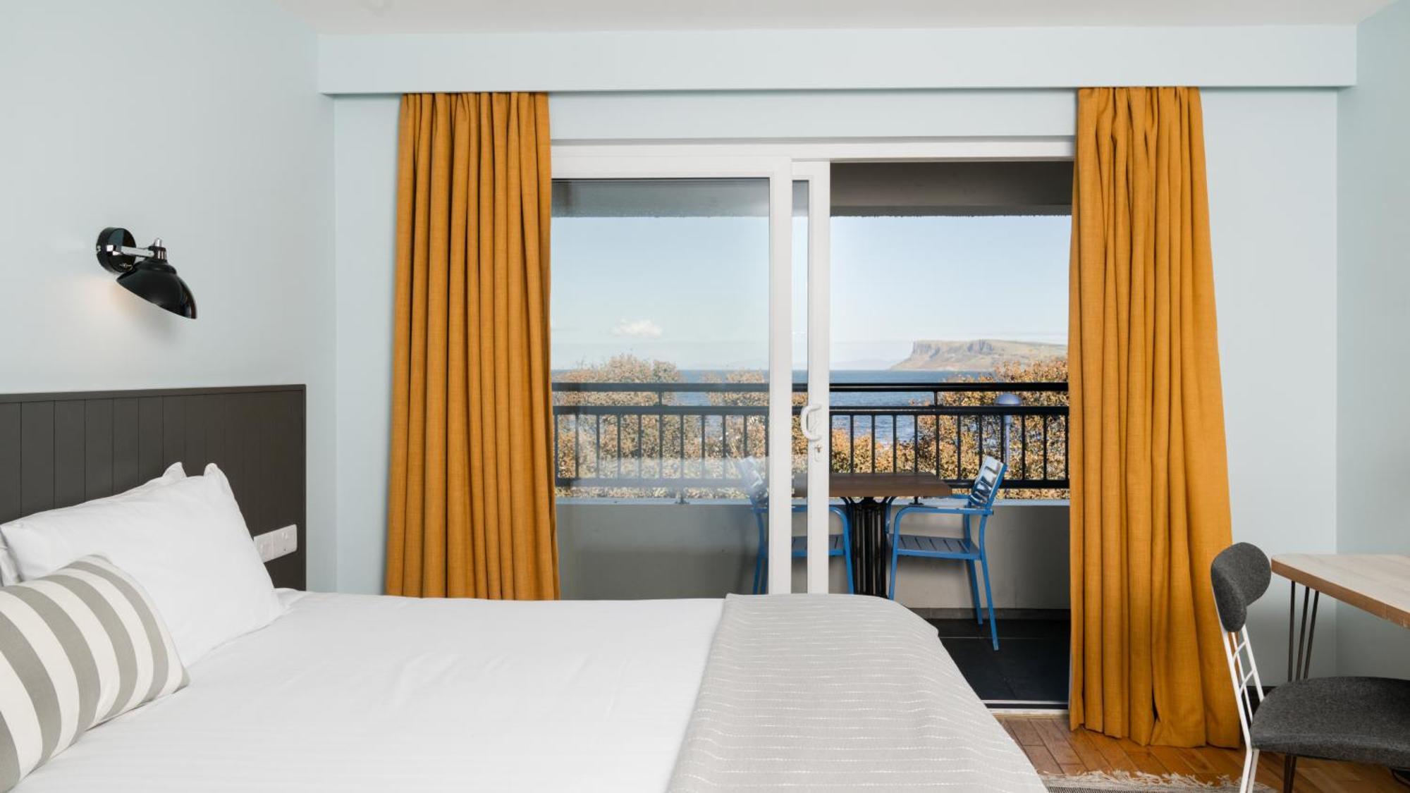 Marine Hotel Ballycastle Ngoại thất bức ảnh